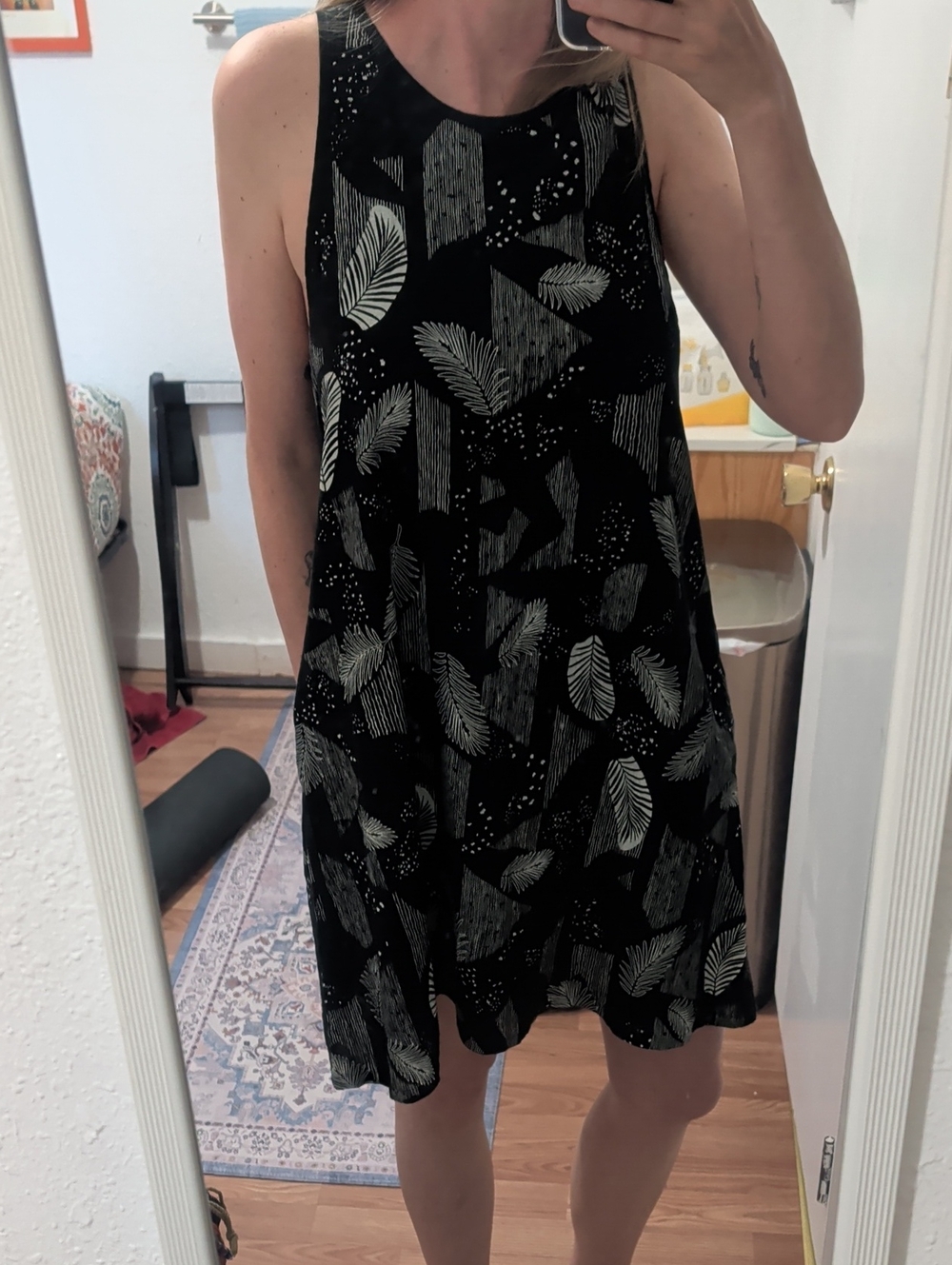 Black Light Weight Make It Good Leaf-Print Sleeveless Swing Dress With Pockets